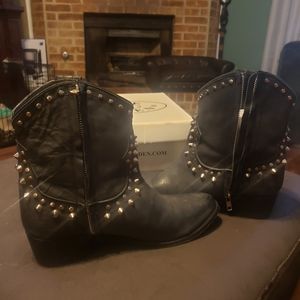 Woman's ankle boot